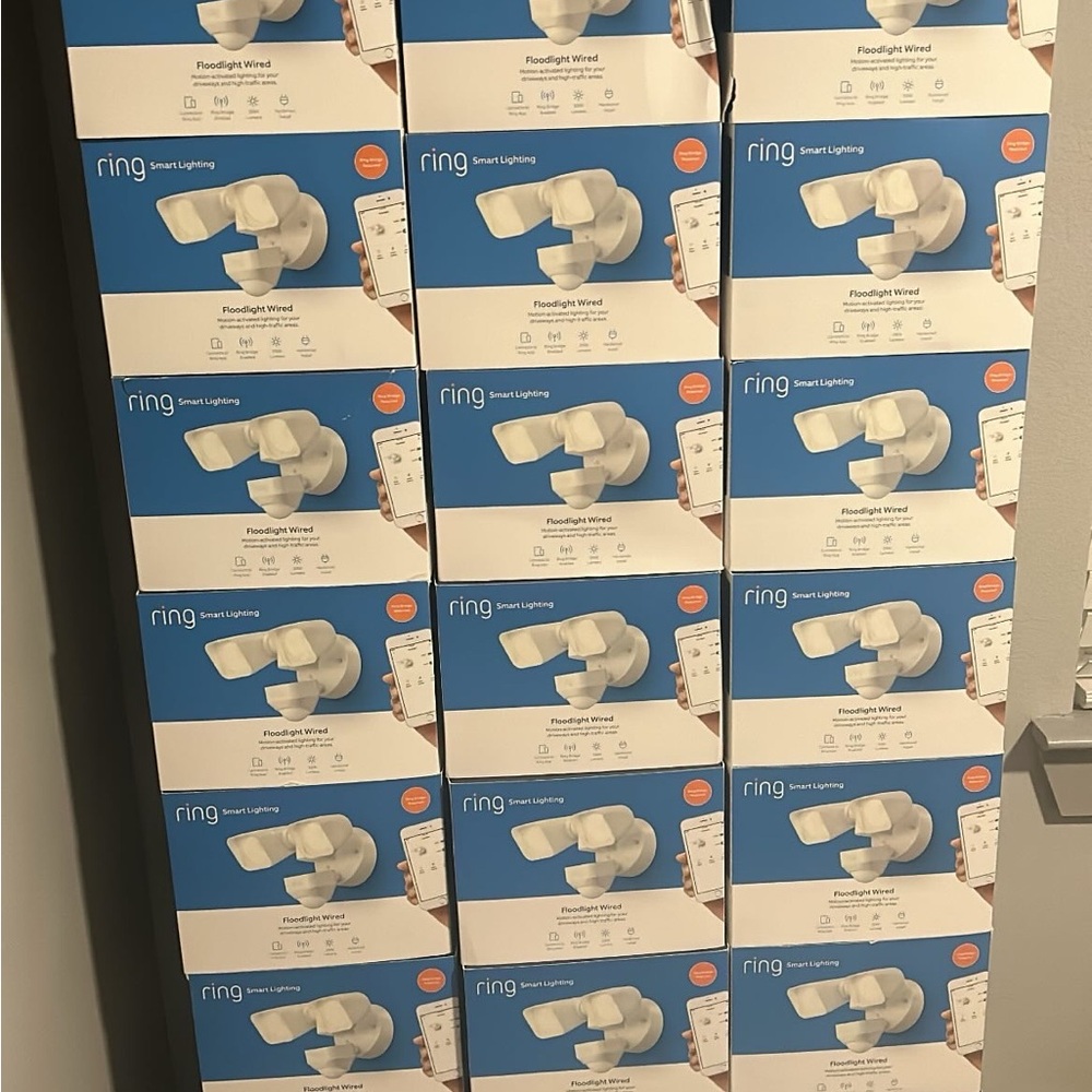 1 Ring Floodlight Wired Brand New Sealed FAST PRIORITY MAIL SHIPPING Color White